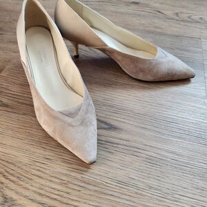 Chic Tan Suede Women's Heels
